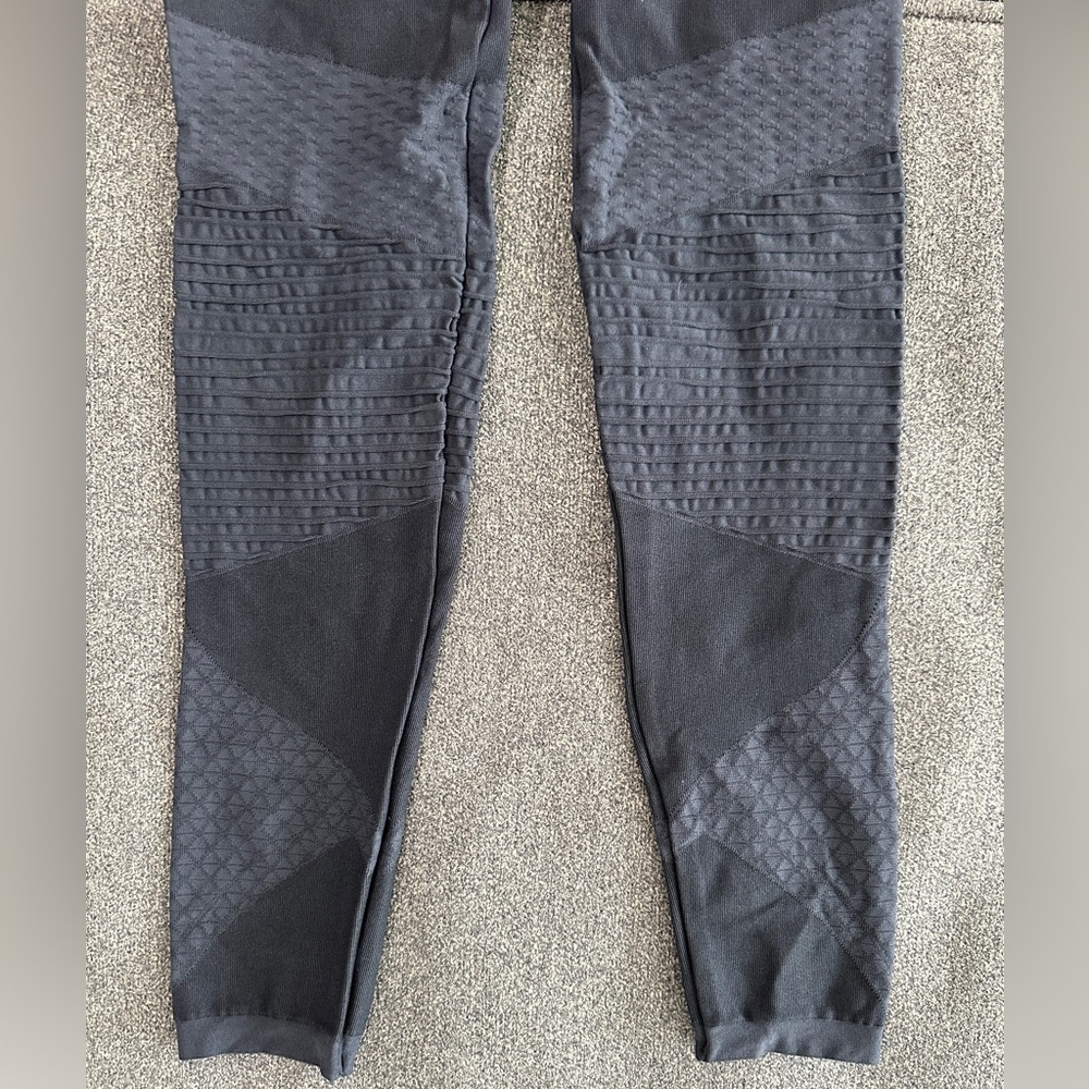 SPANX Leggings Size Large Great condition - Picture 3 of 4
